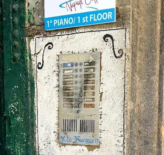 Napoli Citta Affittacamere E B&B Неаполь